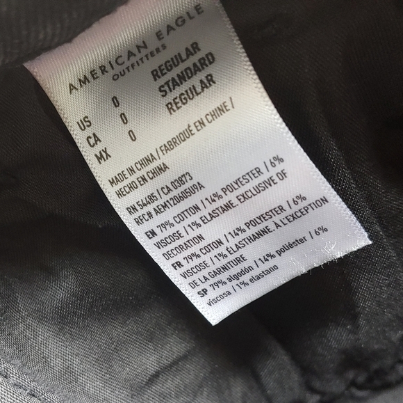 American Eagle Black Denim Stretch High Rise Mom Jeans Size 0 - Picture 3 of 5